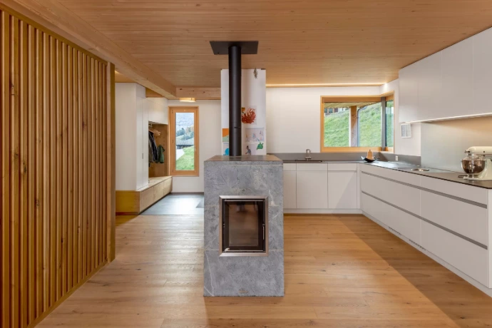 EINGEBAUTER KAMIN IM TESSING